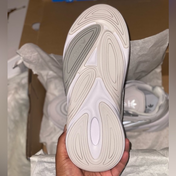 Adidas Women’s Ozelia ”Dash Grey” Size 7 Women’s - Picture 4 of 5